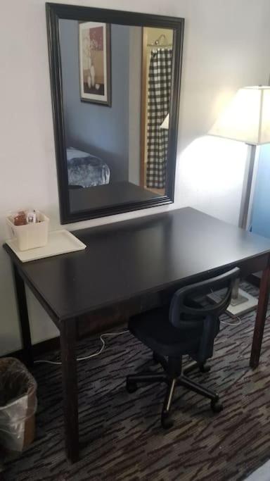 Hotel 2 Queen Beds Hotel Room 222 Wi-Fi Hot Tub Booking Stillwater Exteriör bild
